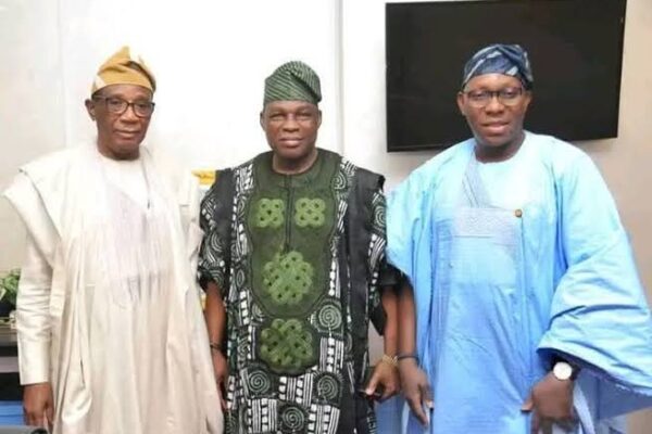 APC Natl. Secretary Woos Osun Senators to APC After Endorsing Tinubu